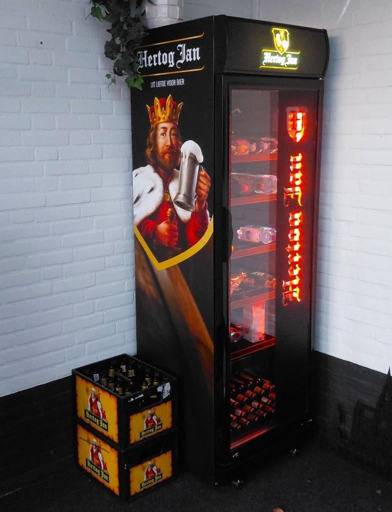 Hertog Jan Bier Koelkast met glasdeur 360L BlackLine+, Ophalen, Zonder vriesvak, 200 liter of meer, 60 cm of meer