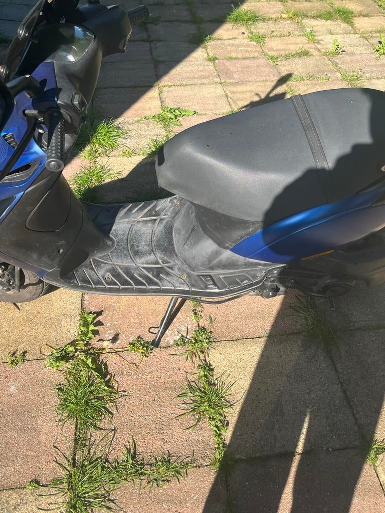 Piaggio Zip 2015 – Blauw – 13.000 km – Geel kenteken, Fietsen en Brommers, Scooters | Piaggio, Ophalen, Gebruikt, Maximaal 45 km/u