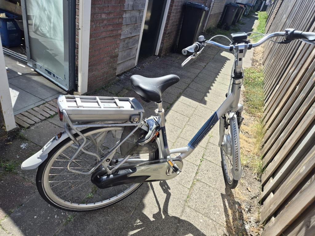 Elektrische fiets defect, accu 100% goed, Fietsen en Brommers, Elektrische fietsen, Ophalen of Verzenden, Gebruikt, Overige merken