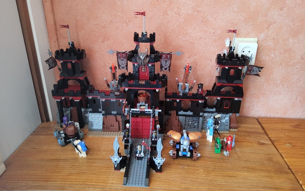 Lego Knight's Kingdom: Vladek's Dark Fortress 8877., Compleet, Lego, Nieuw, Ophalen of Verzenden