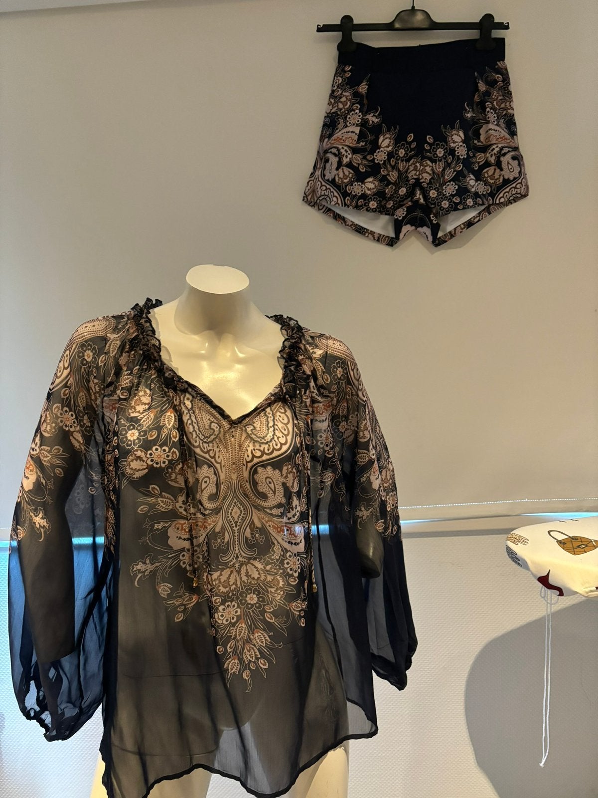 Azara donkerblauw blouse met bijpassend broekje maat s., Kleding | Dames, Ophalen of Verzenden, Nieuw, Maat 36 (S), Blauw