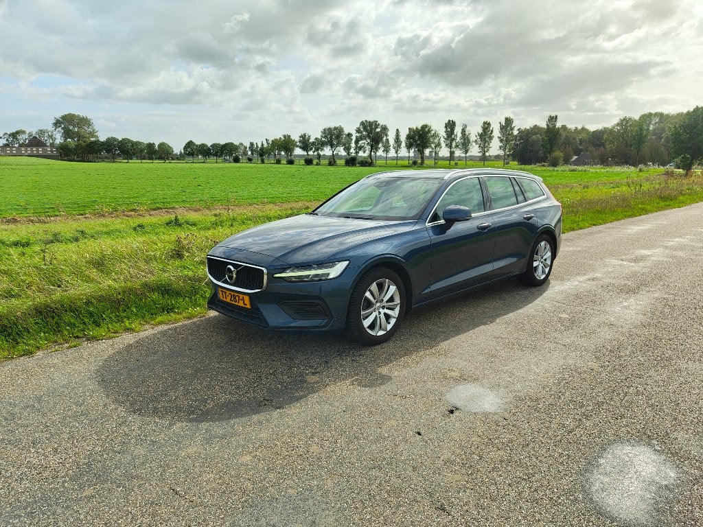Volvo V60 D3 Momentum 2018, Auto's, Voorwielaandrijving, Dealer onderhouden, Beige, 4 cilinders