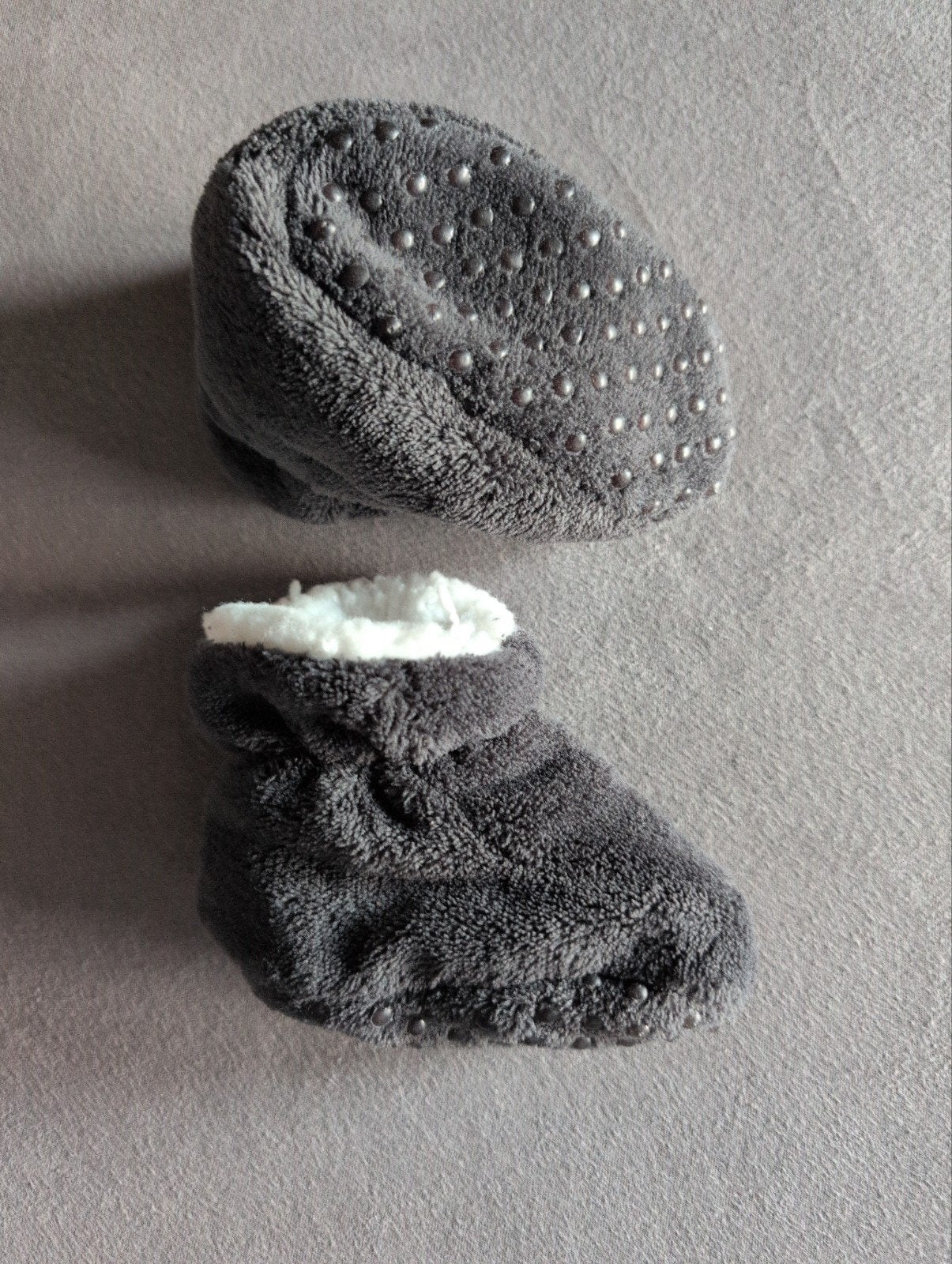 Warme babyslofjes maat 19, Kinderen en Baby's, Babykleding | Schoentjes en Sokjes, Slofjes, Jongetje of Meisje, Ophalen of Verzenden