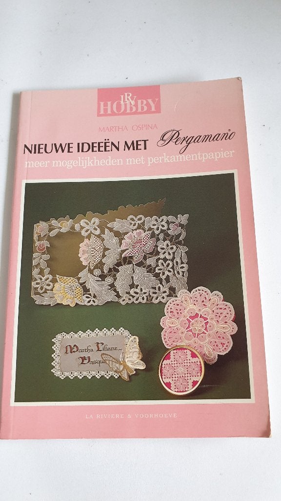 1121 nieuwe ideeen met pergamano, Verzenden