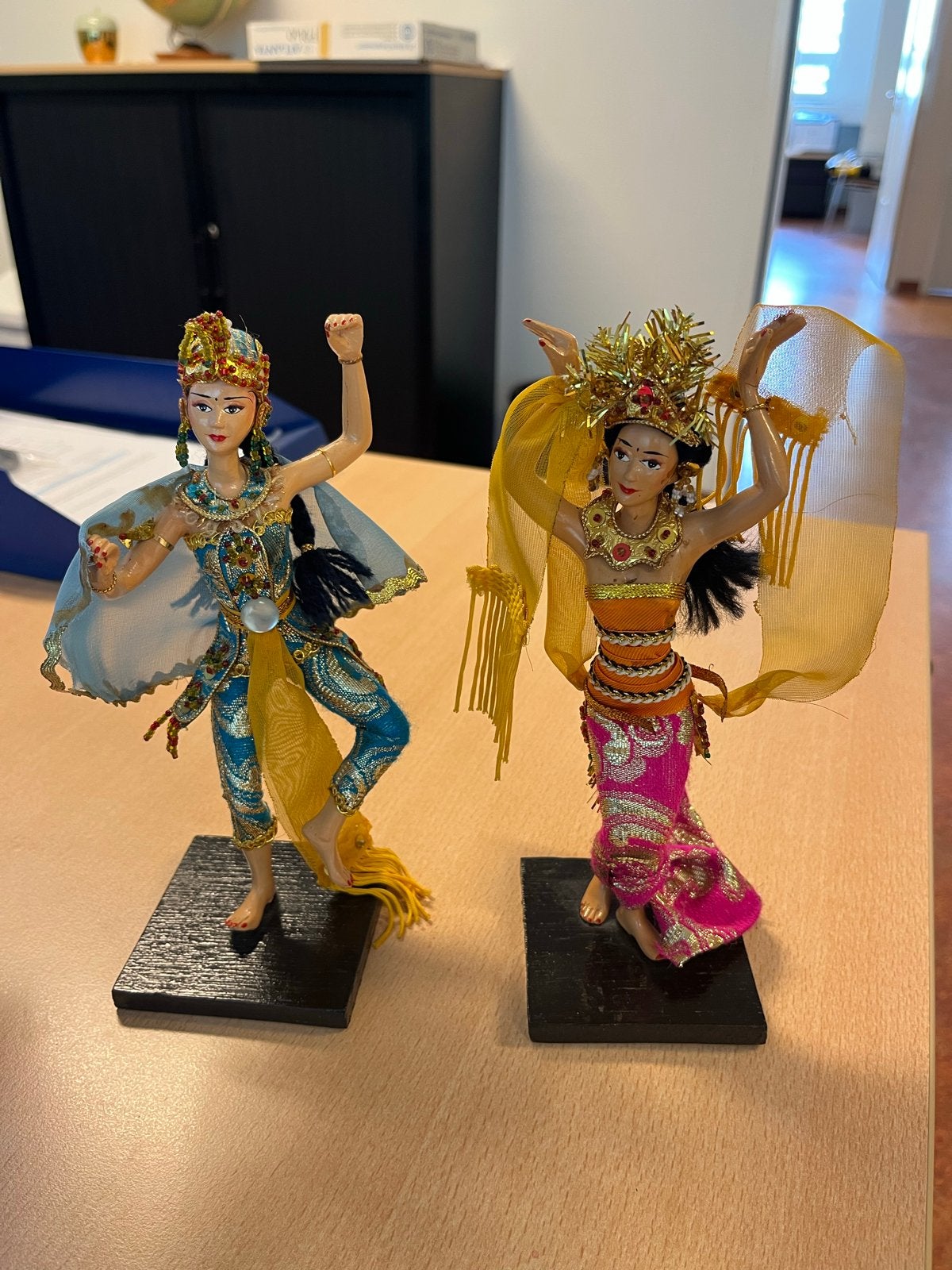 Decoratieve Poppen op Voetje - Aziatische Dansers, Verzamelen, Poppen, Ophalen of Verzenden, Gebruikt, Pop
