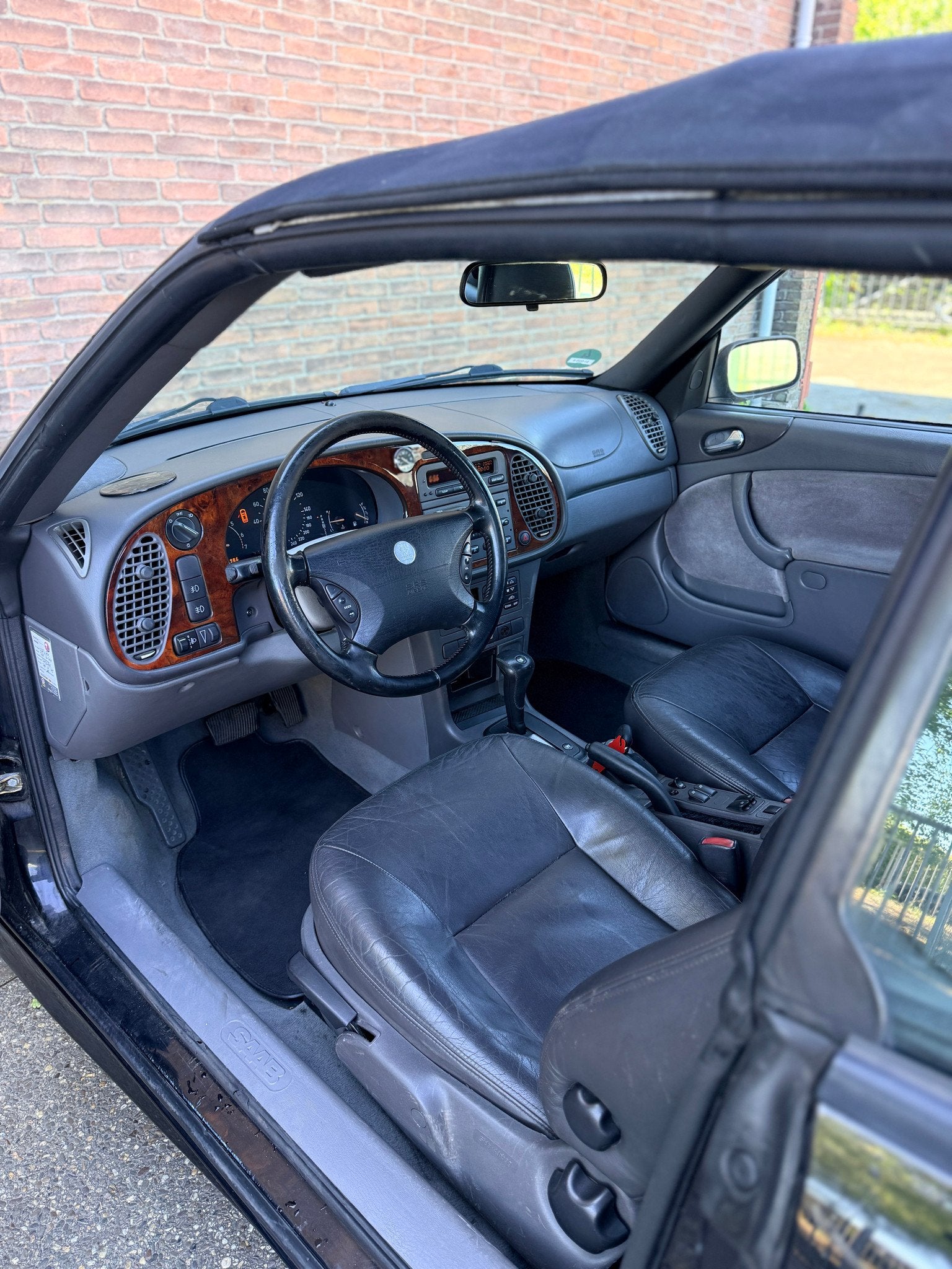 Saab 9-3 2.0t SE·Cabrio·Aut·Climate·Cruise·Stoelverw.·, Auto's, Oldtimers, Cabriolet, 4 stoelen, Zwart, Bedrijf