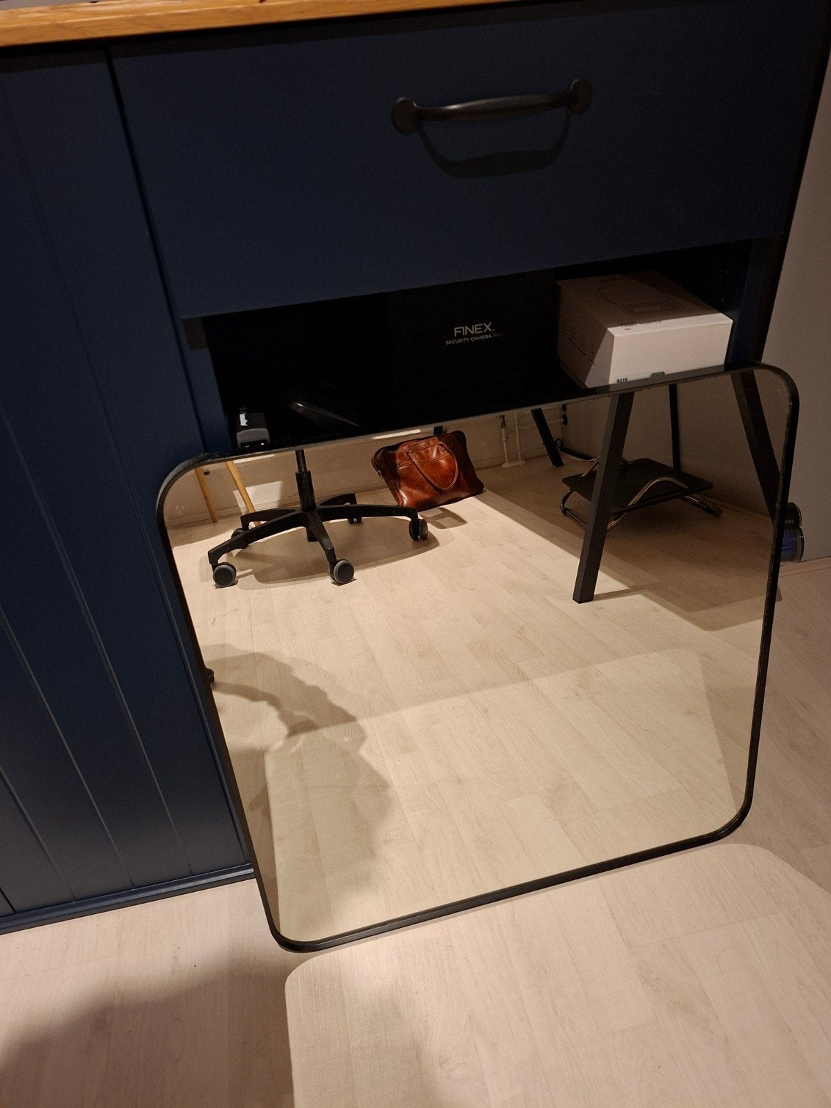 Ikea badkamerspiegel zwart vierkant met ronde hoeken, Ophalen, Vierkant, Zo goed als nieuw, Minder dan 100 cm