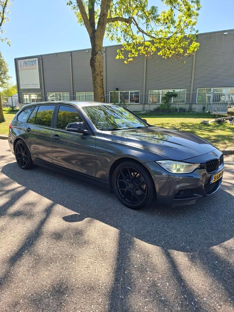 BMW 320EDE M PAKKET  VOLLEDIG DEALER ONDERHOUDEN EKRIS, Automaat, Achterwielaandrijving, 1995 cc, Zwart