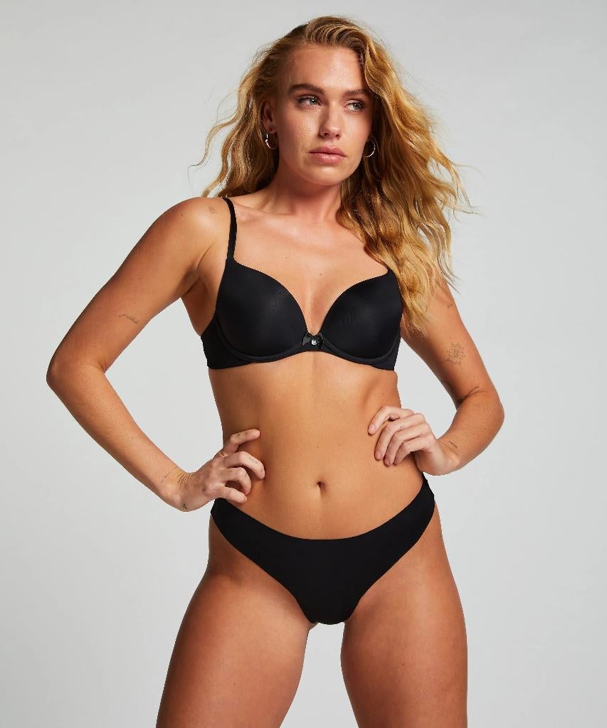 Hunkemöller Invisible string basic Zwart maat S (952), Kleding | Dames, Hunkemöller, Ophalen of Verzenden, Zwart, String