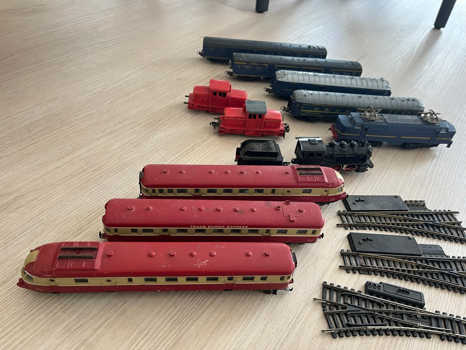Treinwagons, locomotieven, rails en wissels, Ophalen of Verzenden, Gebruikt, Treinset
