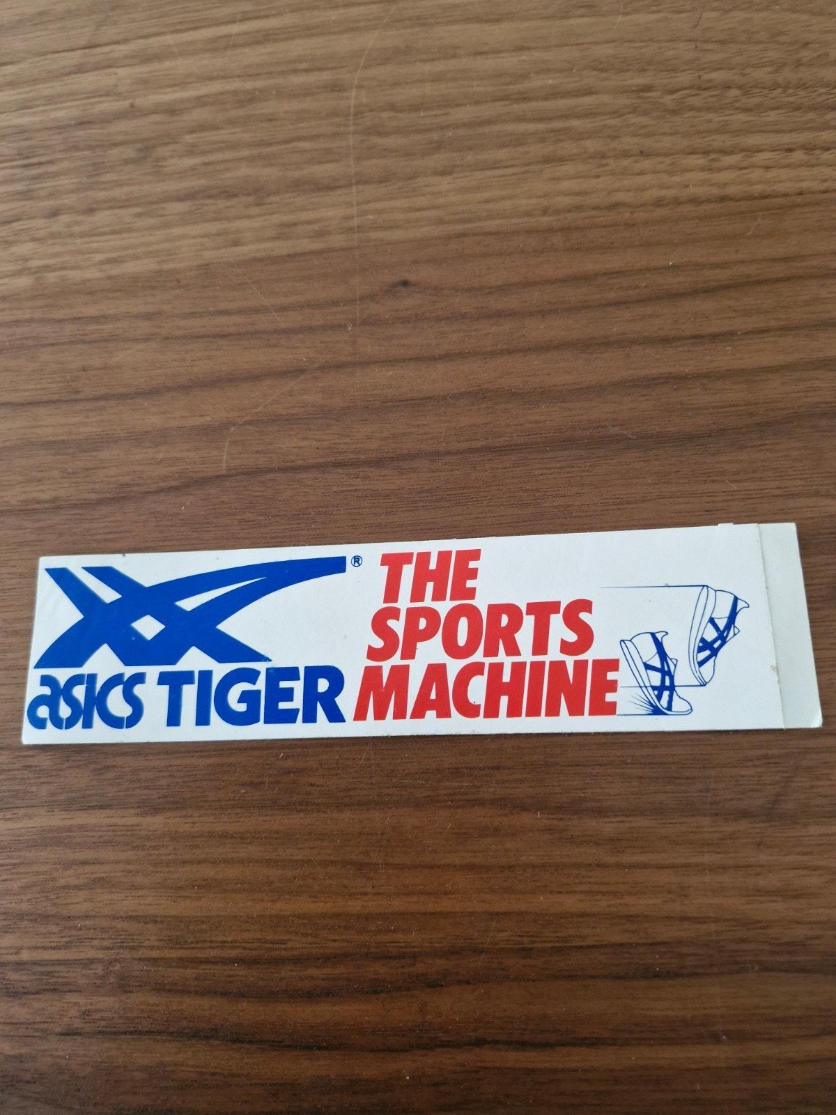 10169 Vintage Asics Tiger Sticker - The Sports Machine, Verzamelen, Stickers, Zo goed als nieuw, Merk, Ophalen of Verzenden