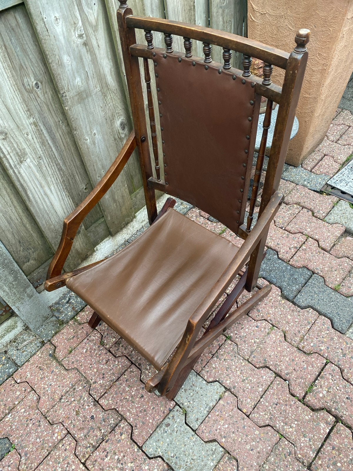Antieke houten vouwstoel met lederen zitting, Ophalen of Verzenden