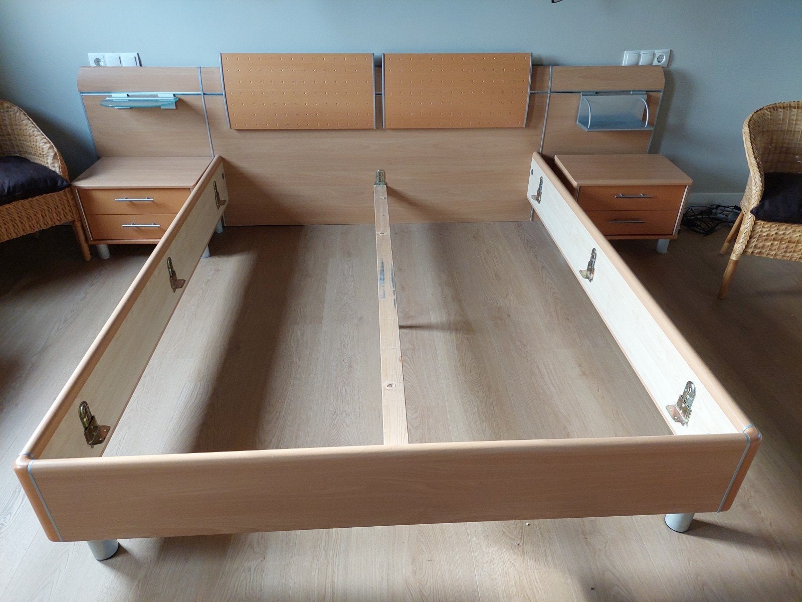Tweepersoonsbed met nachtkastjes en leeslampjes, Ophalen, Beige, Tweepersoons, 200 cm