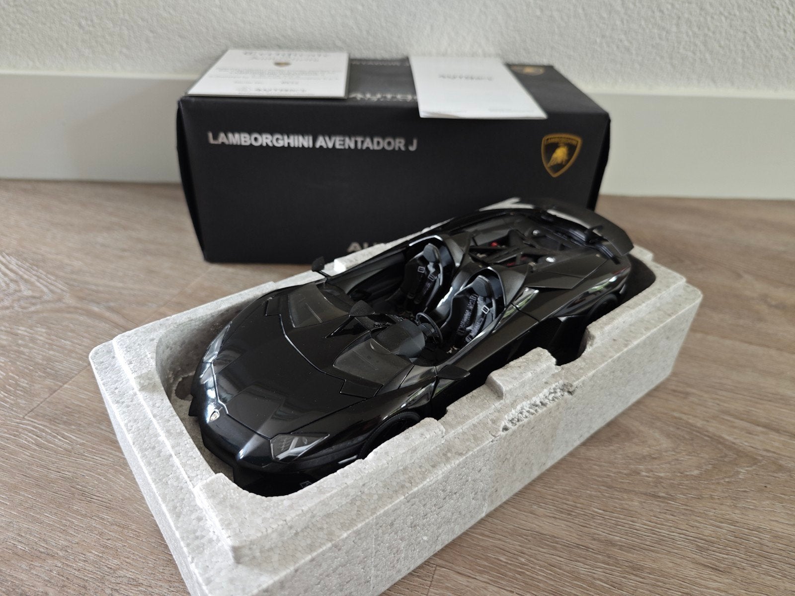Autoart Signature Lamborghini Aventador J black 74676, Hobby en Vrije tijd, Ophalen of Verzenden, Gebruikt, Auto, Autoart
