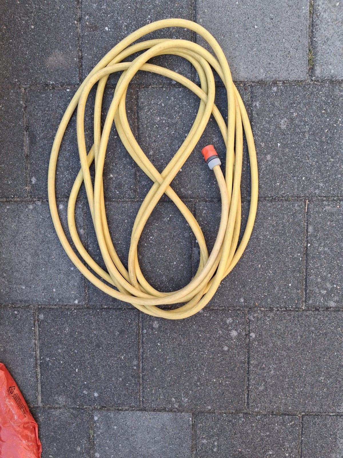Ruim 10m. tuinslang met extra aansluitingen., Tuin en Terras, Tuinslangen, Ophalen, Tuinslang