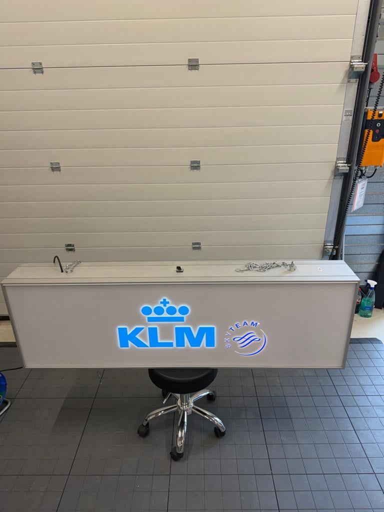 Unieke KLM Lichtbak uit Business Lounge Schiphol (160x50cm), Ophalen of Verzenden, Gebruikt, Overige typen