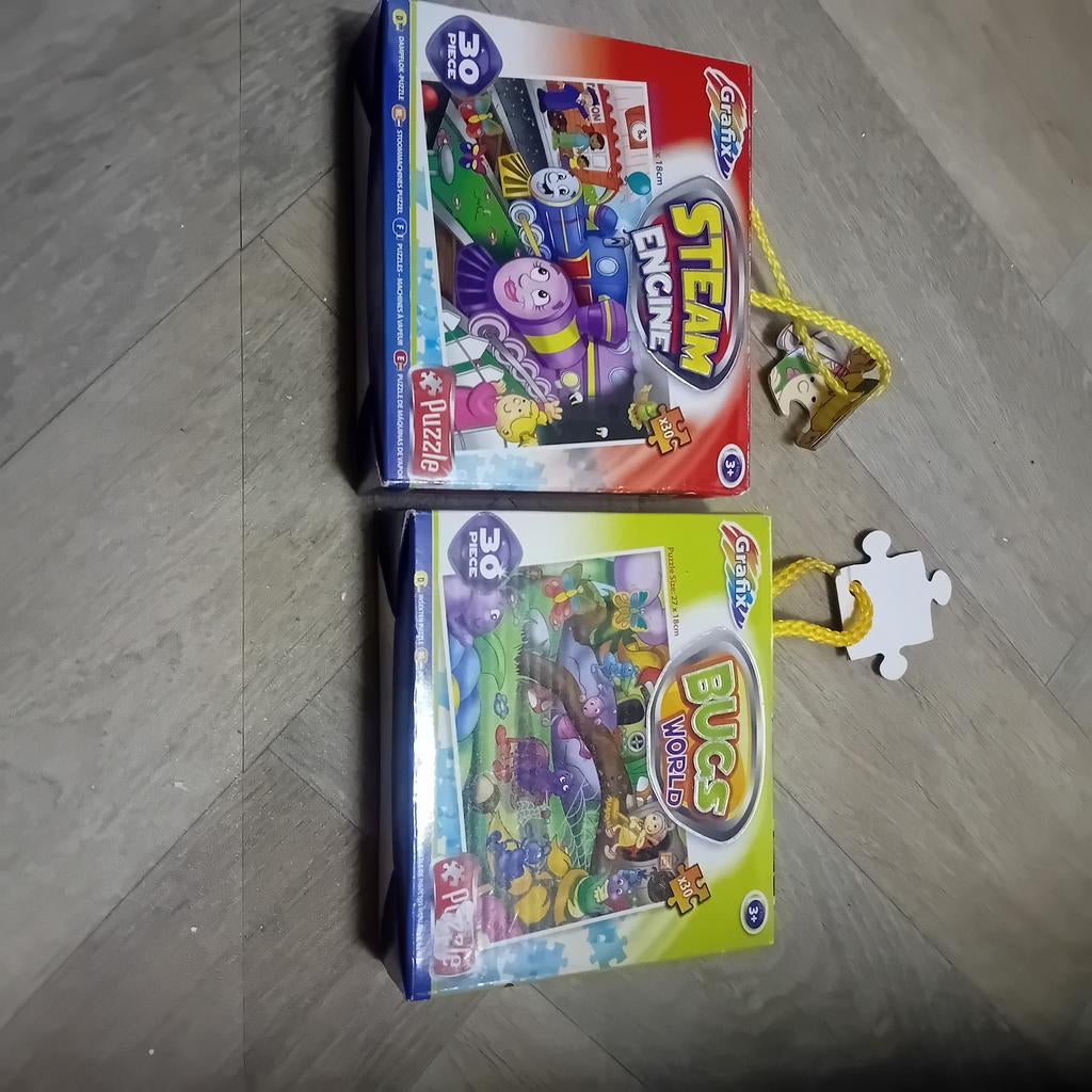 2 Grafix Puzzels: Steam Engine & Bugs World (30 stukjes), Kinderen en Baby's, Speelgoed | Kinderpuzzels, Gebruikt, 2 tot 4 jaar