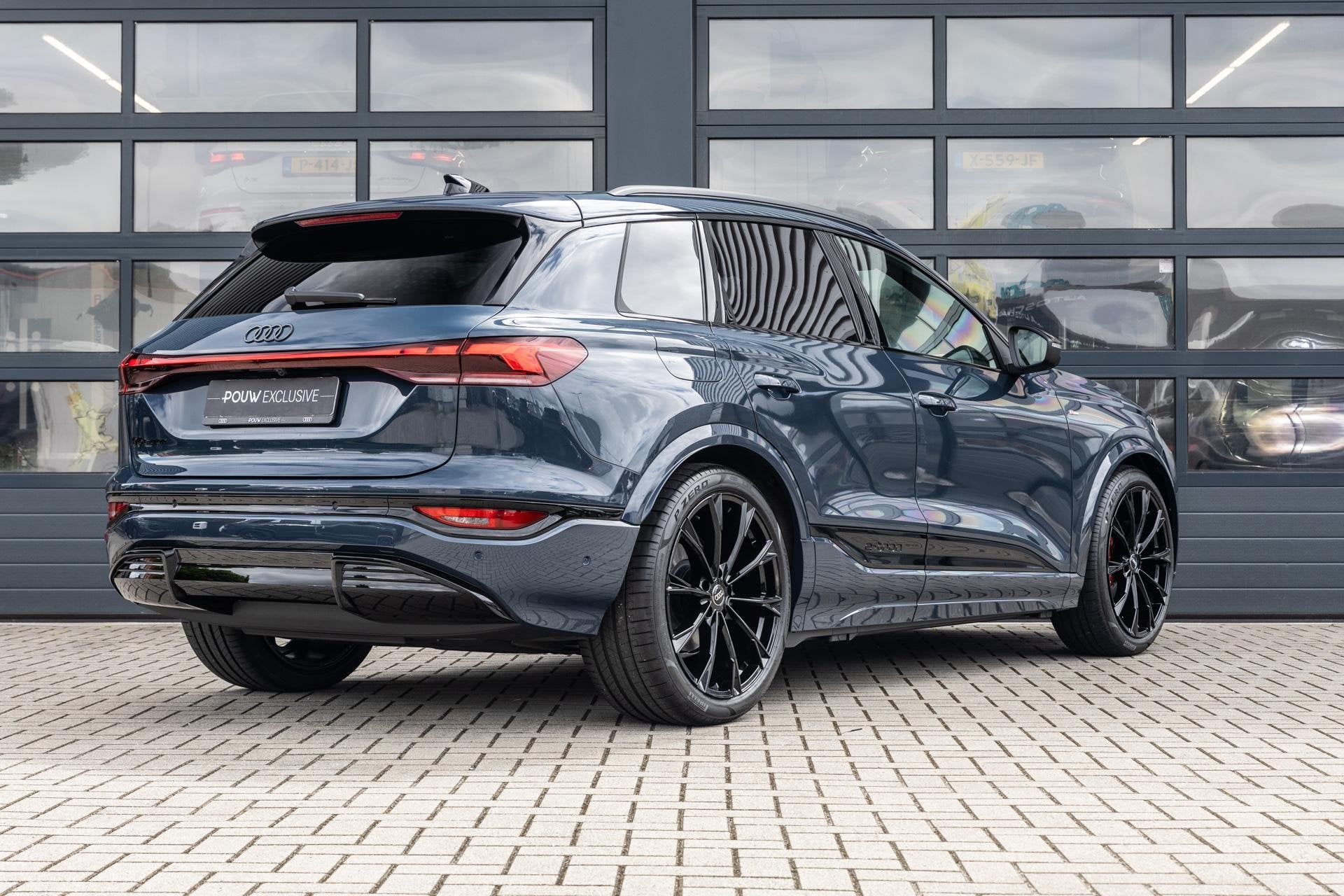Audi Q6 e-tron 252pk S Edition 83 kWh | Panoramadak | Luchtv, Auto's, Audi, Automaat, 12 maanden, Achterwielaandrijving, Zwart