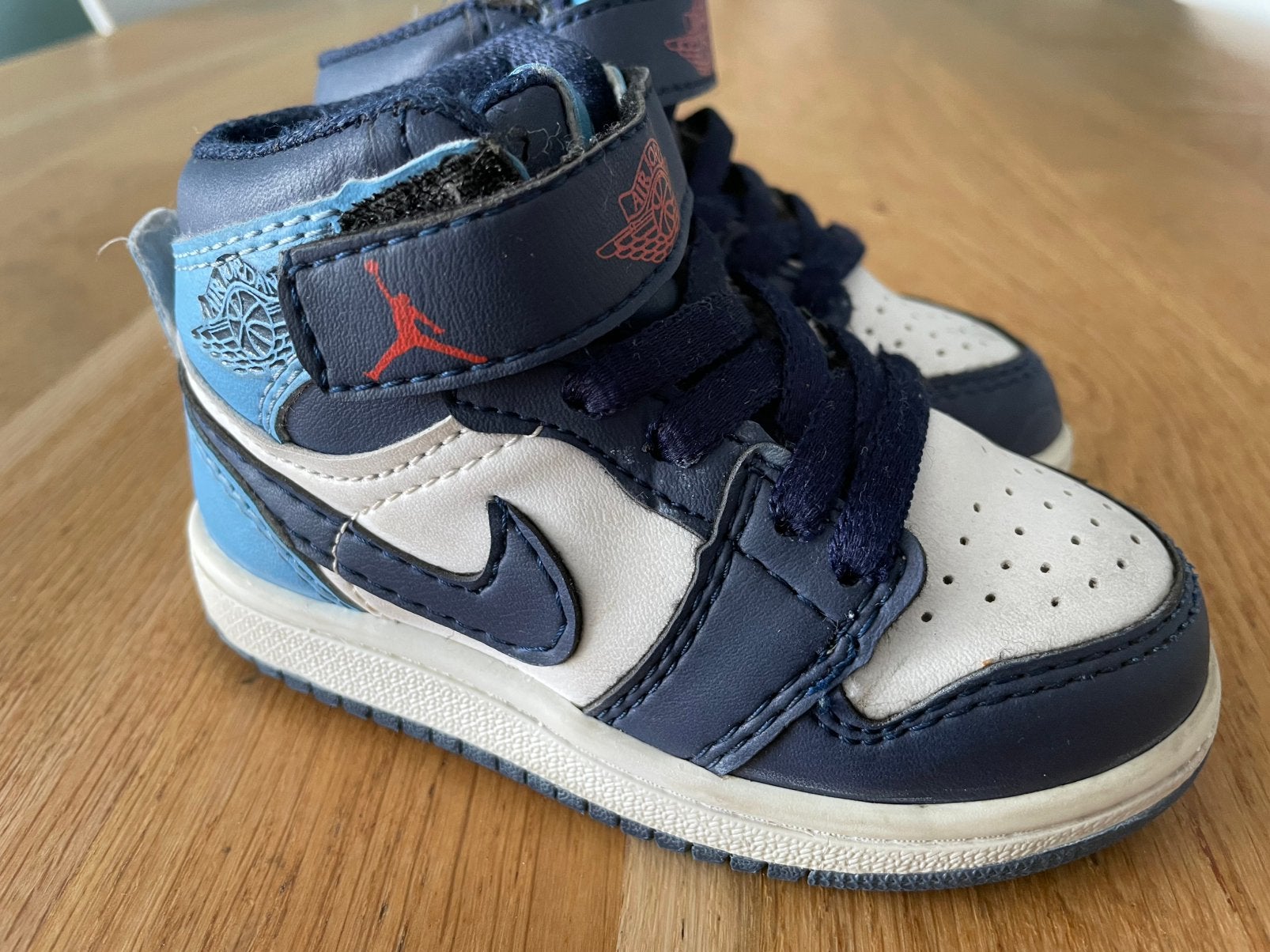Nike Air Jordan 1 Mid Obsidian Blauw maat 23 (TD), Ophalen of Verzenden, Zo goed als nieuw, Jongen of Meisje, Schoenen