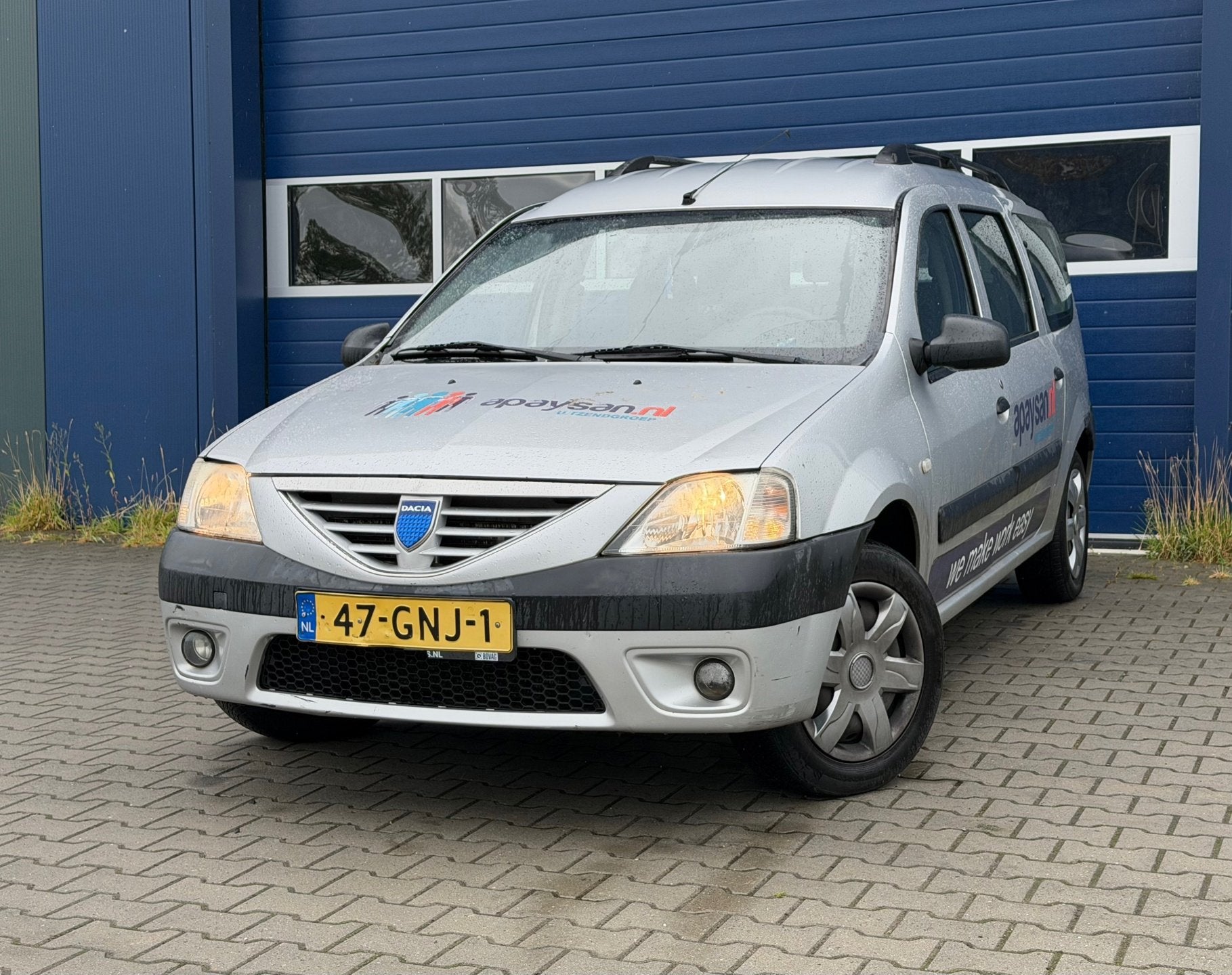 Dacia Logan MCV 1.6-16V Lauréate | 7 Persoons + Airco Nu, Gebruikt, 7 stoelen, Origineel Nederlands, Bedrijf