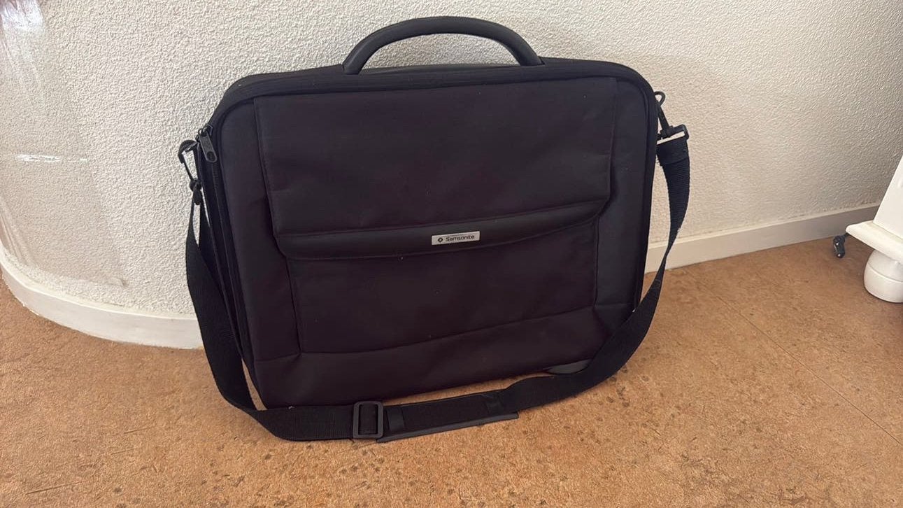 Laptoptas ( zgan ) Semsonite, Ophalen of Verzenden, 17 inch of meer, Zo goed als nieuw