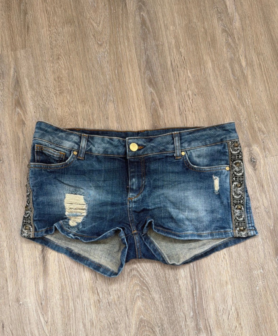 Korte broek maar M, Kleding | Dames, Ophalen of Verzenden, Zo goed als nieuw, Blauw, W30 - W32 (confectie 38/40)