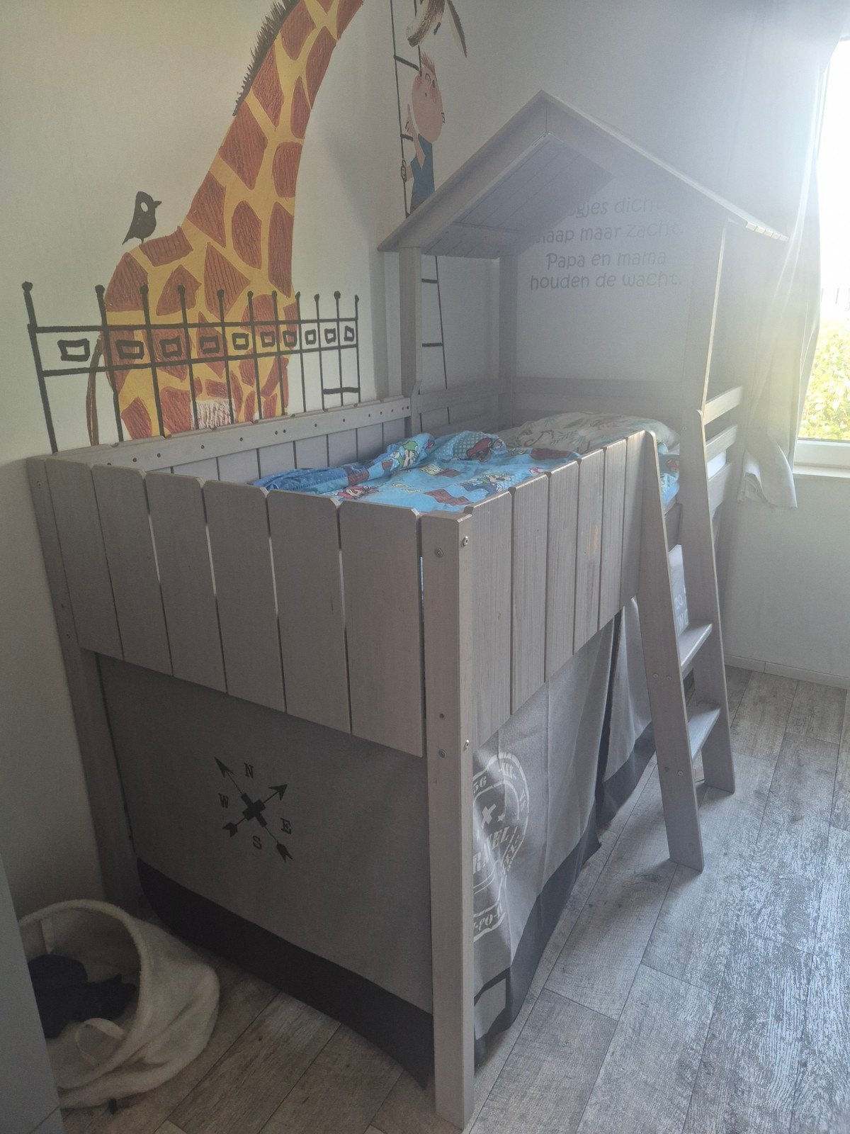 Kinderbed met huisje en opbergruimte, Ophalen, Gebruikt, 70 tot 85 cm, Hoogslaper of Stapelbed