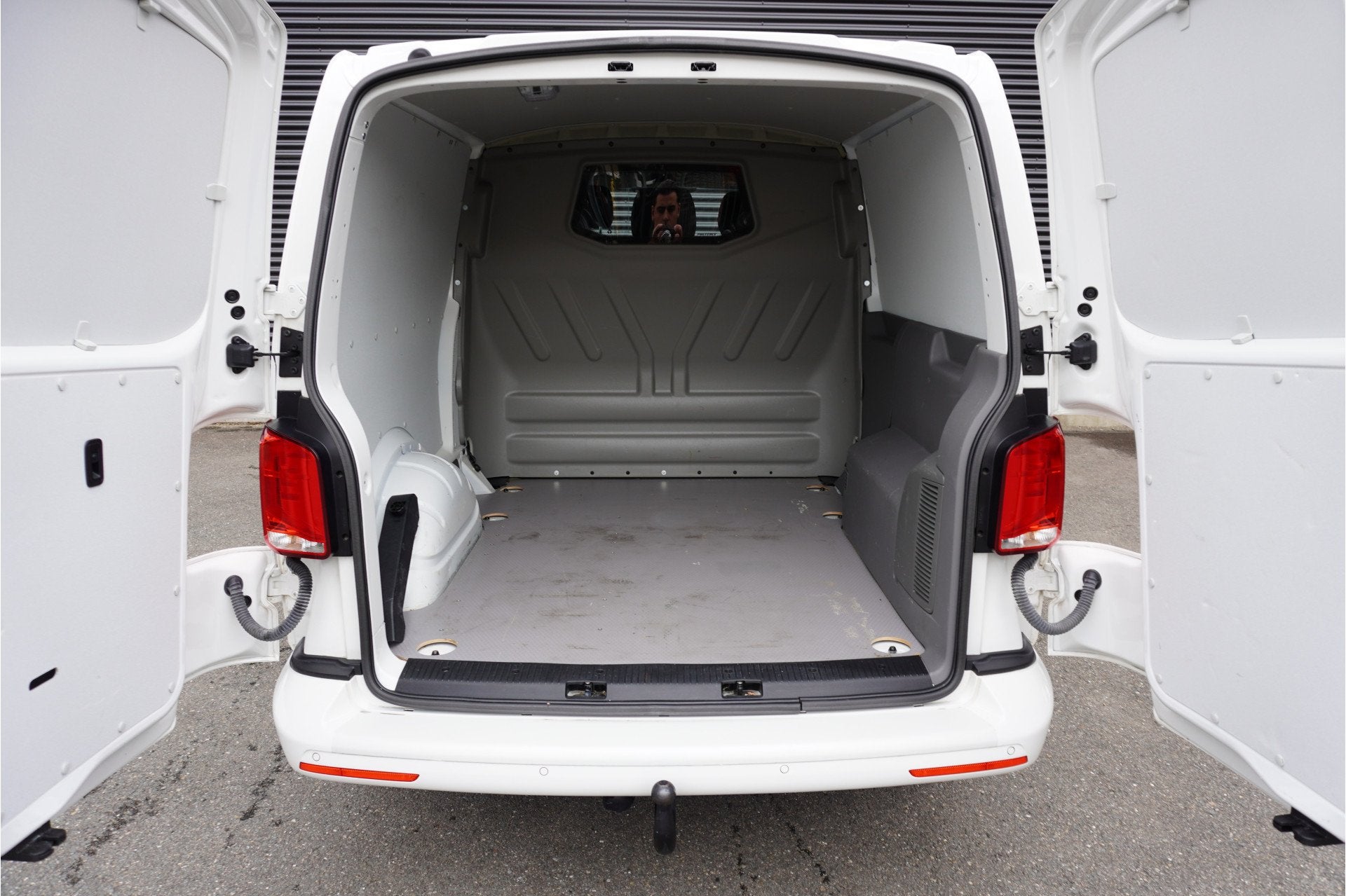 Volkswagen Transporter 150 PK Automaat Dubbele Cabine 2x sch, Auto's, Bestelauto's, Stof, Gebruikt, 4 cilinders, 150 pk