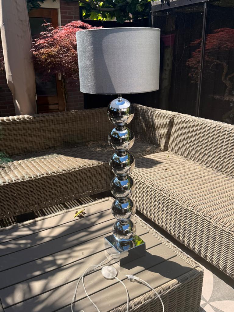 Luxe Eric Kuster stijl bollenlampen set Bazaar online, Huis en Inrichting, Lampen | Vloerlampen, Ophalen, Zo goed als nieuw, 150 tot 200 cm