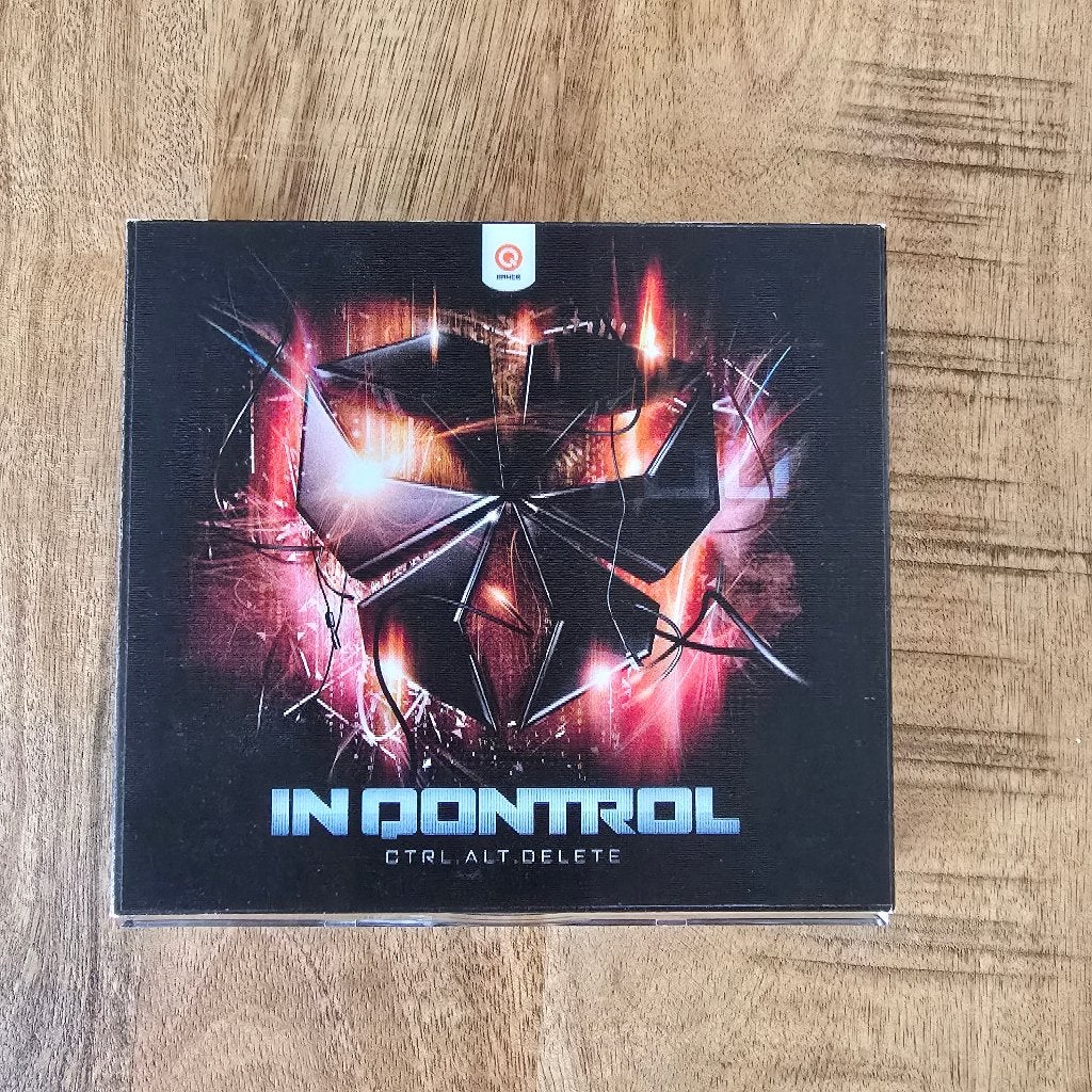Q-Dance In Qontrol 2009 3cd box, Gebruikt, Hardcore, Inclusief doosje, Ophalen of Verzenden
