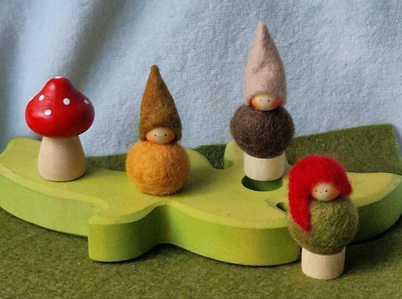 Vrije School Seizoenstafel jaarring steker vilt kabouter, Verzenden, Nieuw, Figuurtje(s), Wolvilt