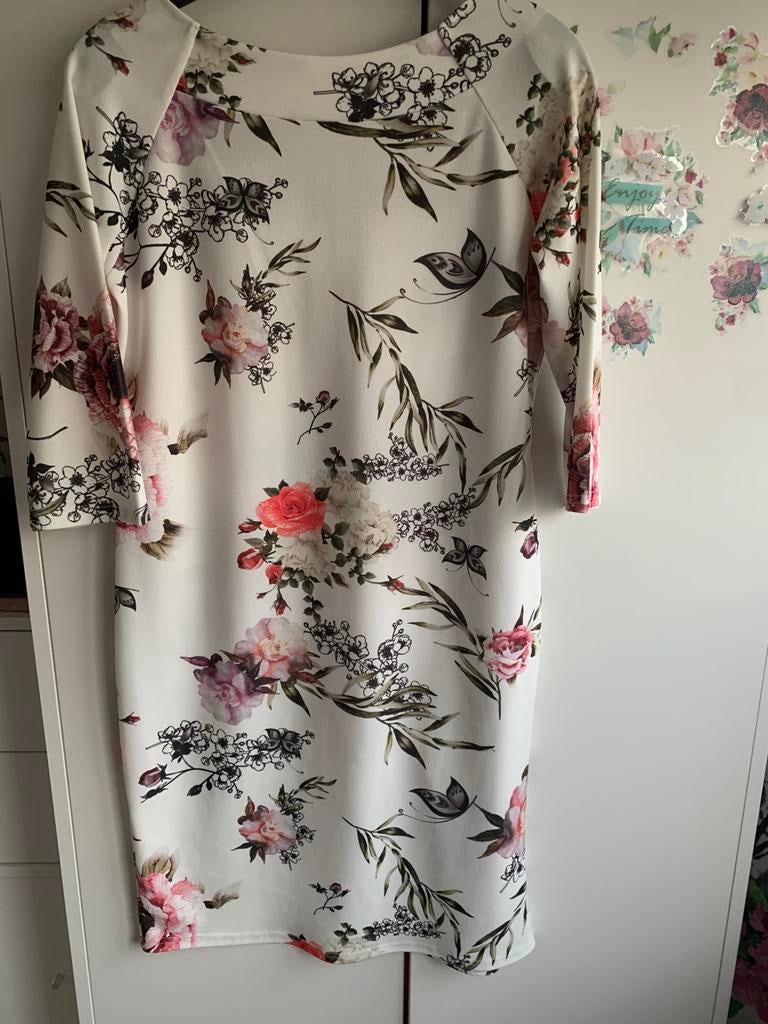 Gebloemde jurk., Ophalen of Verzenden, Nieuw, Maat 38/40 (M), Boven de knie