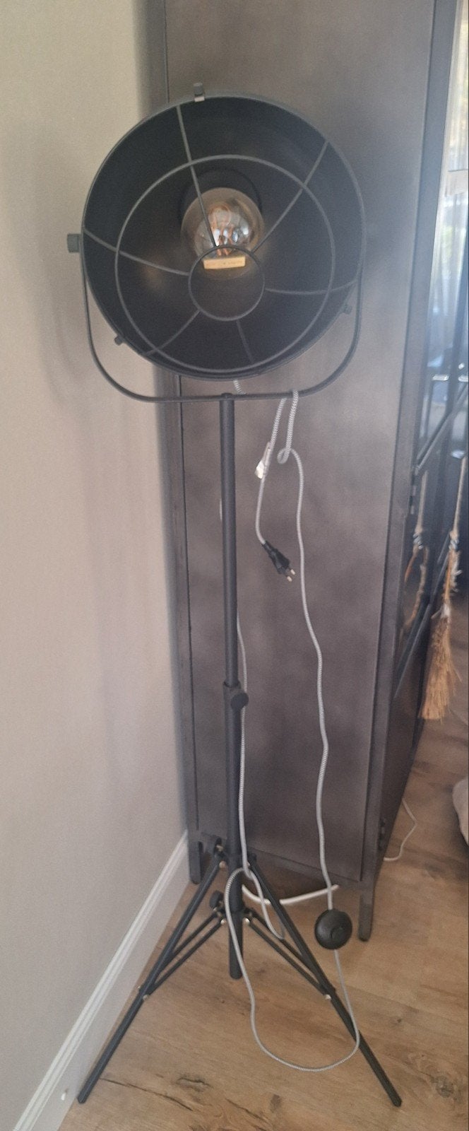 Leuke industriele vloerlamp, Ophalen, Zo goed als nieuw, 150 tot 200 cm