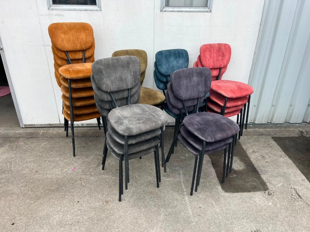 23 nette restaurant cafe bistro stoelen stapelbaar oker, mos, Huis en Inrichting, Ophalen, Gebruikt, Overige kleuren, Metaal