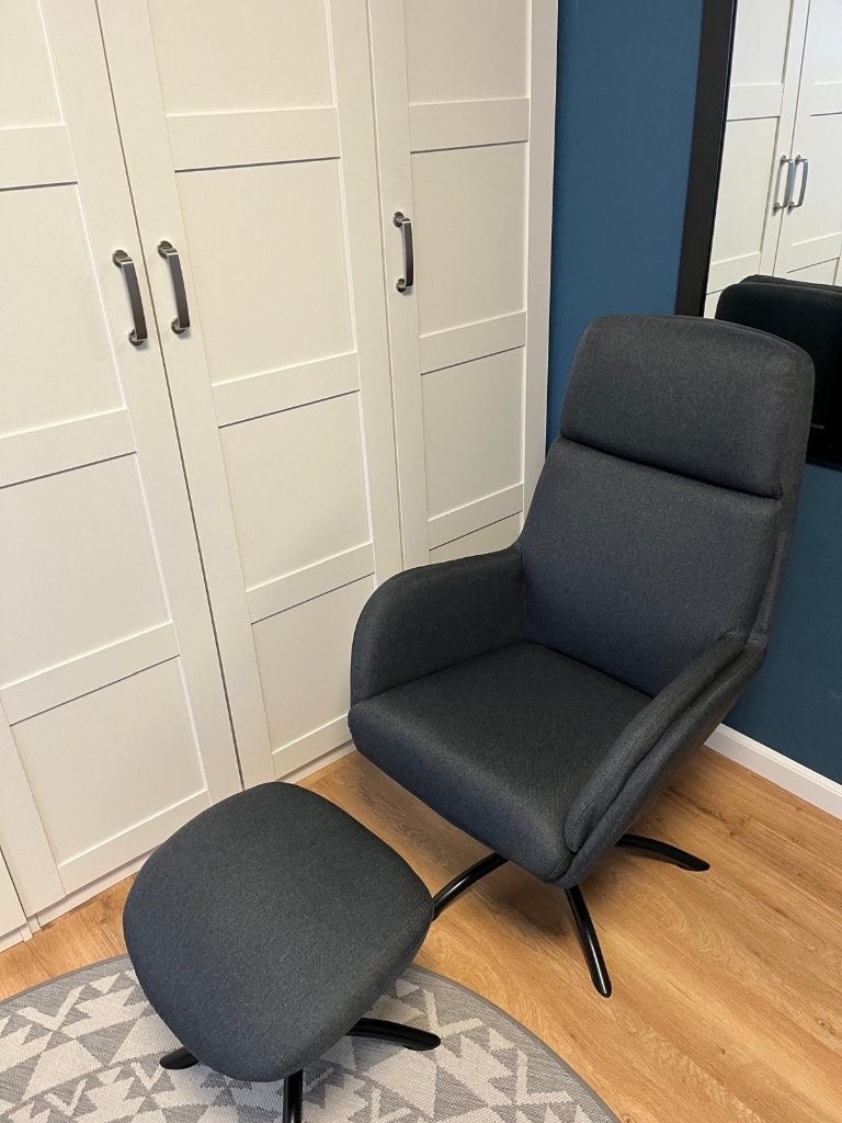 TANKEDAL Fauteuil TANKEDAL met voetenbank donkergrijze stof, Ophalen, 75 tot 100 cm, Stof, 50 tot 75 cm