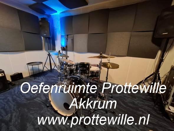 Oefenruimte Prottewille Akkrum, Contacten en Berichten, Muziek maken en Bandleden