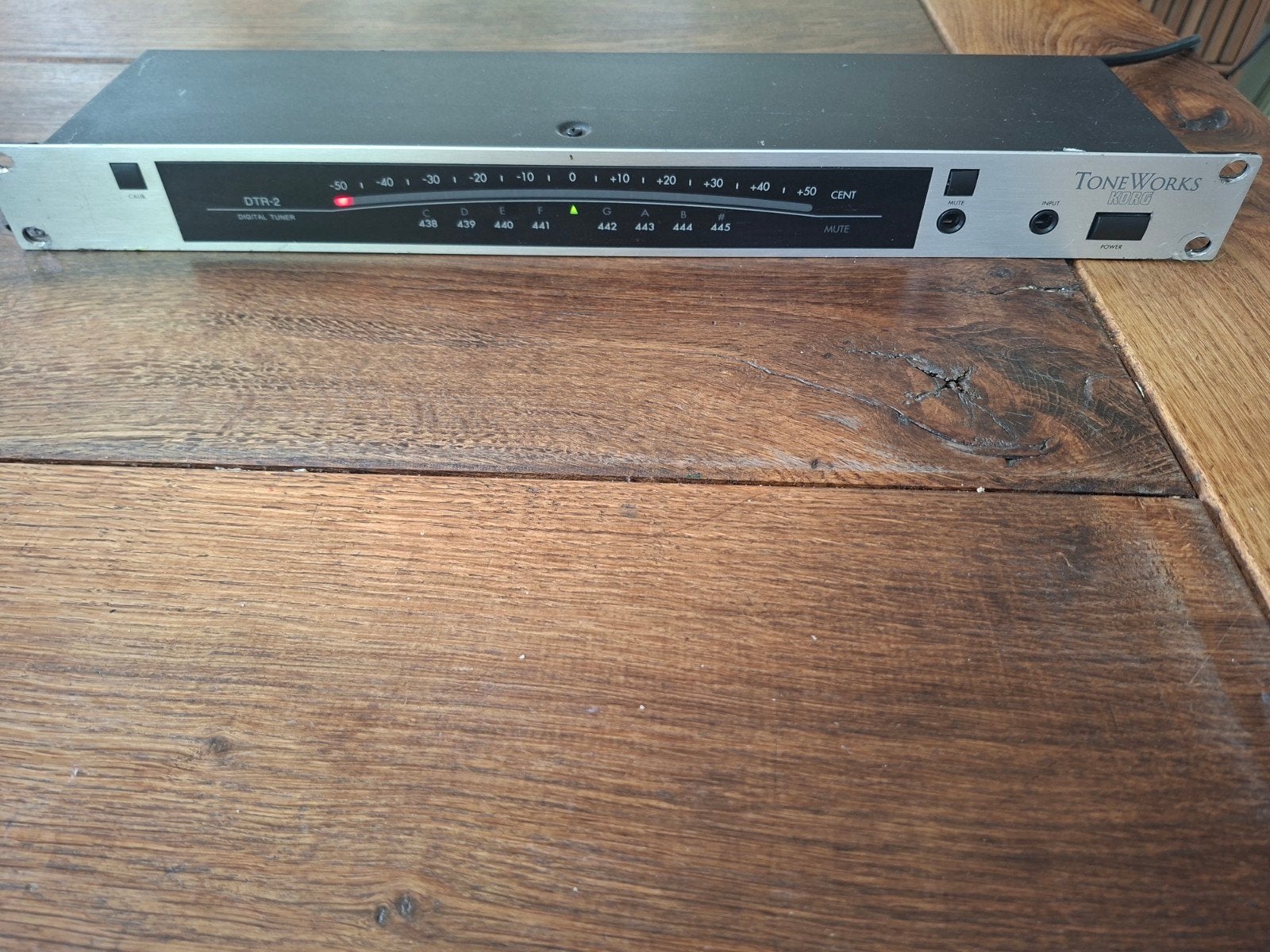 Korg Toneworks DTR-2 19 inch tuner voor bas en gitaar, Muziek en Instrumenten, Ophalen of Verzenden, Gebruikt
