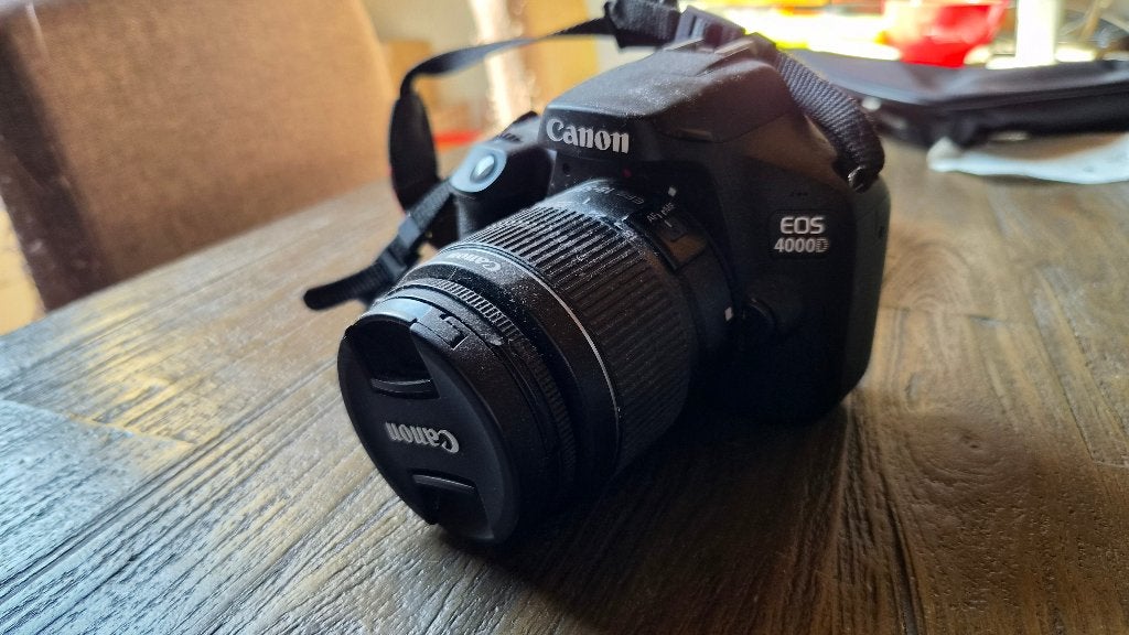 Canon EOD 4000D met 18-55 en 50mm lens, Audio, Tv en Foto, Fotocamera's Digitaal, Ophalen, Kantelbaar/draaibaar scherm, Spiegelreflex