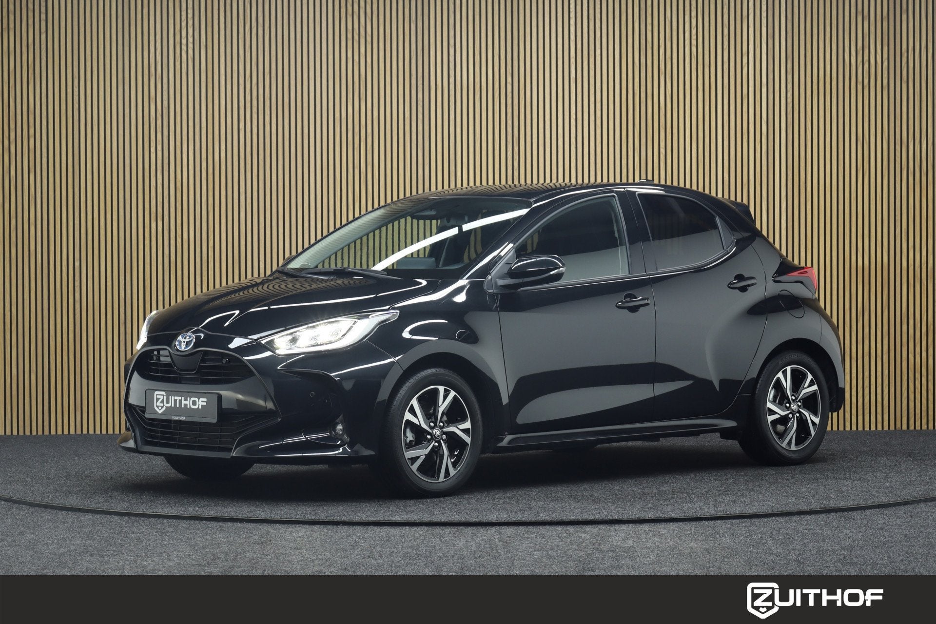 Toyota Yaris 1.5 Hybrid 115 Dynamic + Comfort Pack | Adaptiv, Gebruikt, Zwart, Automatische klimaatregeling, Zwart