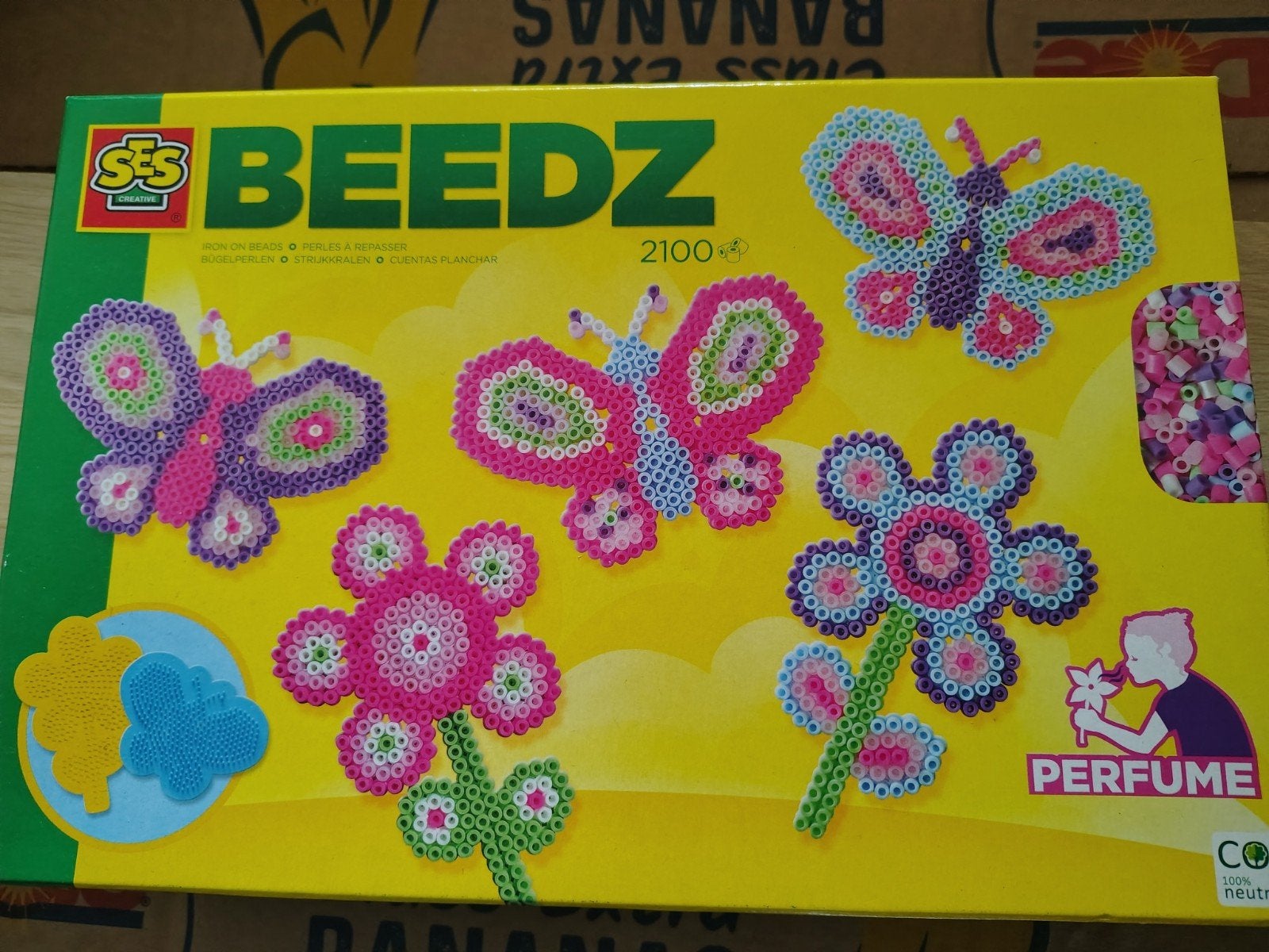 *Nieuw* Strijkkralen Beedz 2100 stuks - vlinders en bloemen, Ophalen of Verzenden, Nieuw