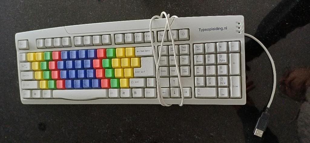 Typeles toetsenbord, Ophalen of Verzenden, Qwerty, Zo goed als nieuw, Bedraad