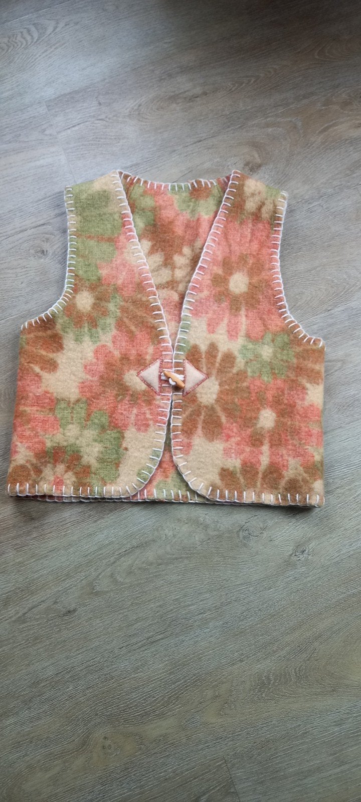 Handgemaakte wollen bodywarmer - Maat M - NIEUW, Ophalen of Verzenden