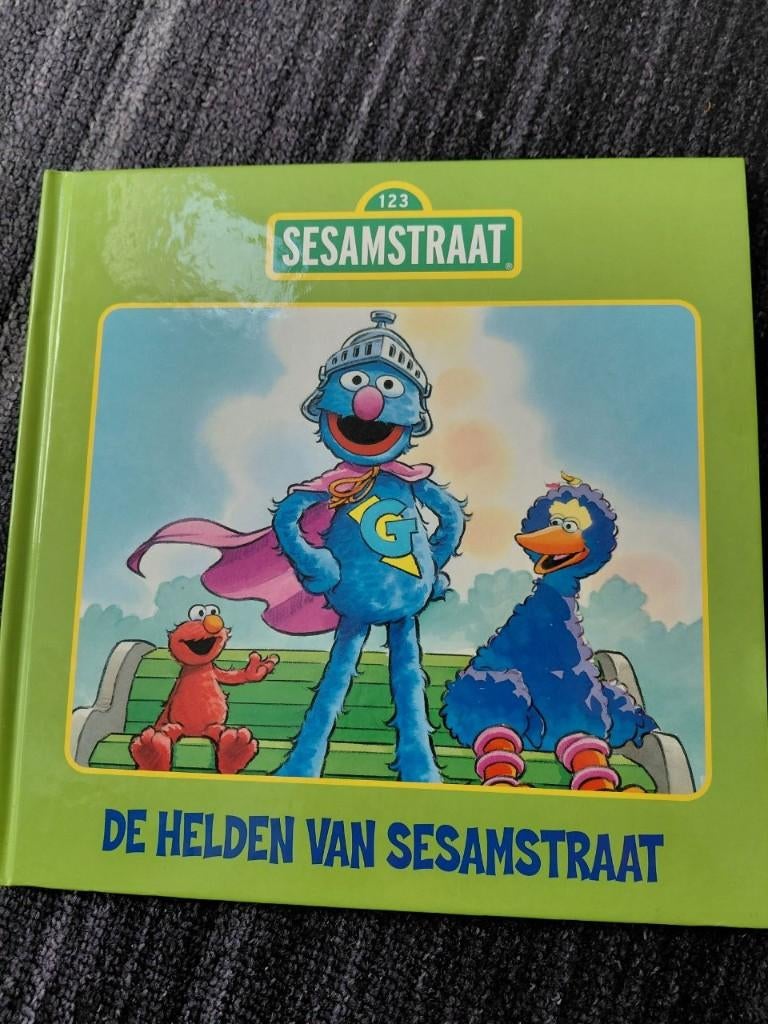 Kinderboek Sesamstraat De helden van Sesamstraat, Fictie algemeen, Ophalen of Verzenden, Zo goed als nieuw, Voorleesboek