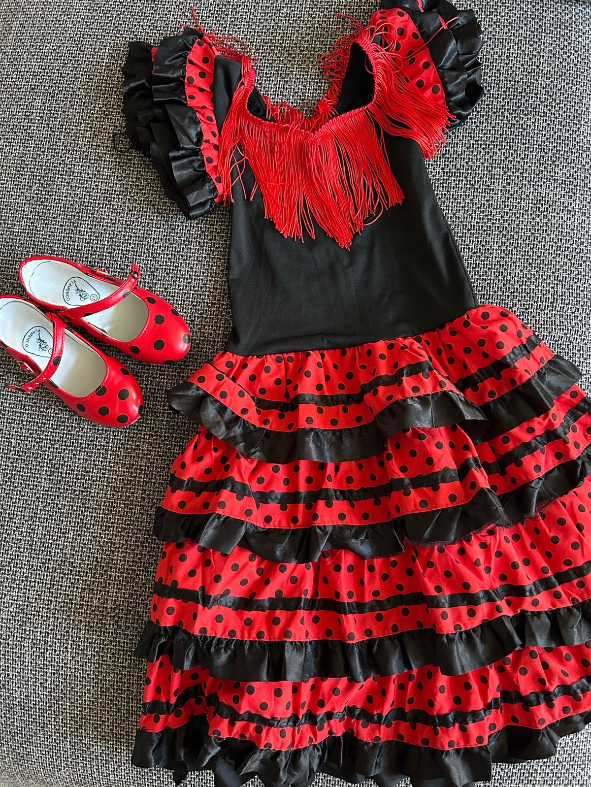 Flamenco jurk en schoenen - size 110-116, Ophalen, Carnaval, Zo goed als nieuw, Kleding