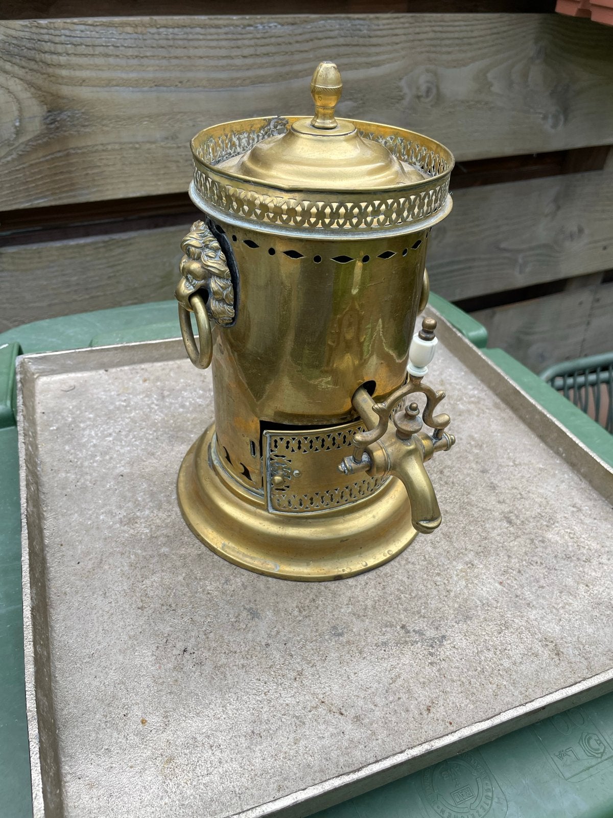 Antieke Koperen Samovar met Leeuwenkoppen, Antiek en Kunst, Antiek | Koper en Brons, Koper, Ophalen of Verzenden