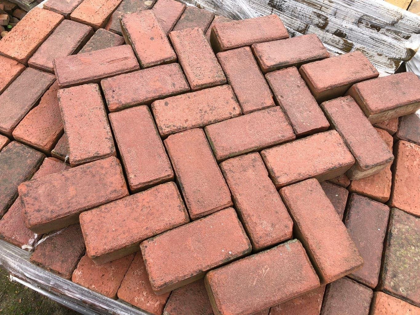 40 m2 gebakken keiformaat 10 duimer rood, Tuin en Terras, Ophalen, Gebruikt, Keramiek, Klinkers