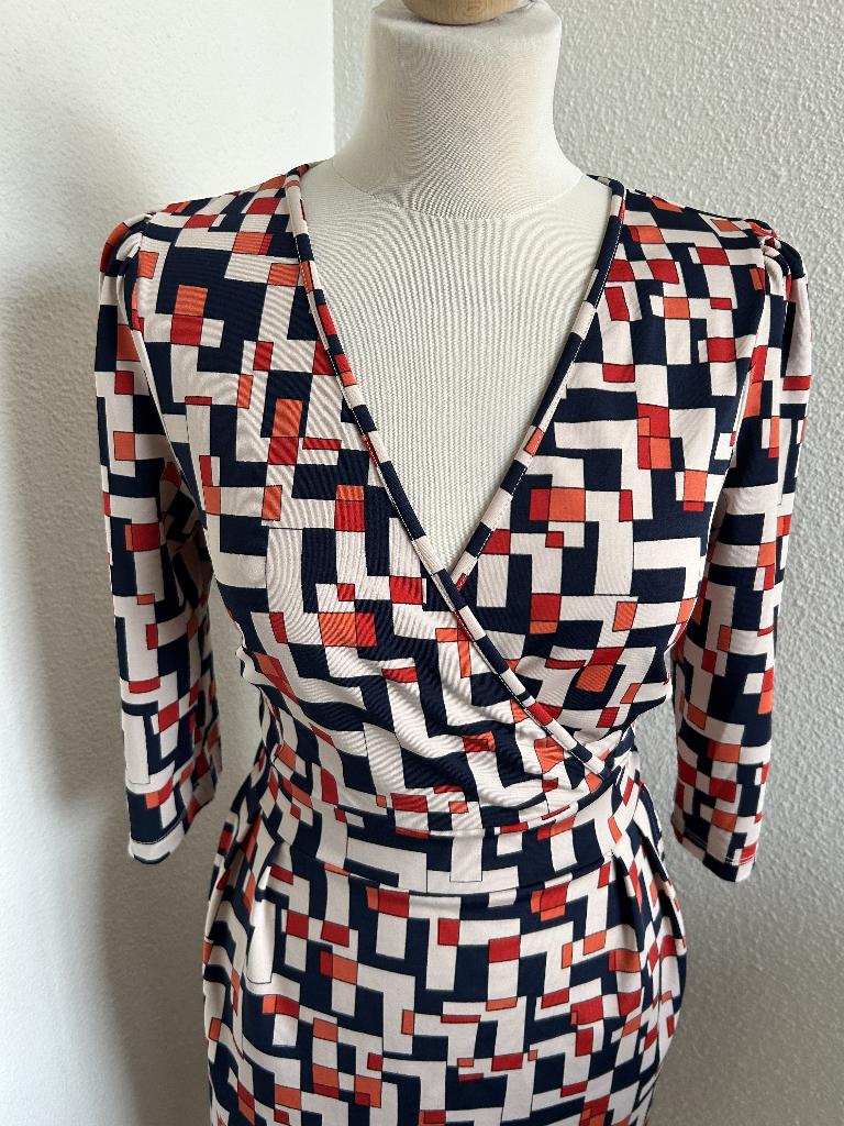 King Louie maat L grafische tulip cross dress 2853, Maat 42/44 (L), Ophalen of Verzenden, Zo goed als nieuw, Knielengte