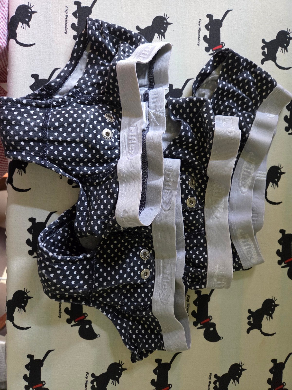 4 Sensor onderbroekjes plaswekker maat 116 zwart hartjes, Kinderen en Baby's, Kinderkleding | Maat 116, Nacht- of Onderkleding