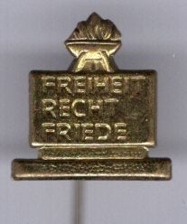 Freiheit Recht Friede koper oorlog/ vrede speldje ( P_096), Verzamelen, Speldjes, Pins en Buttons, Verzenden, Zo goed als nieuw