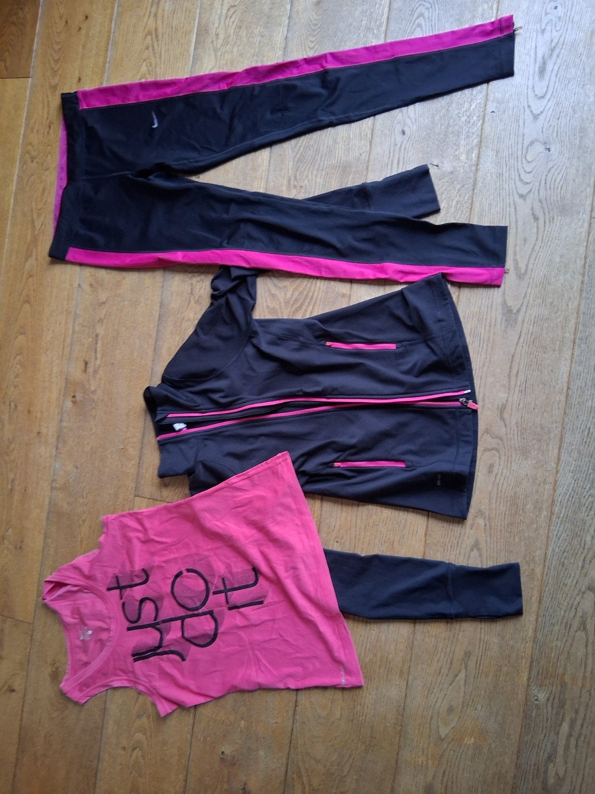 Nike Dri-Fit 3-delig sportset - Legging, jasje en shirt, Meerkleurig, Nike, Fitness of Aerobics, Gedragen
